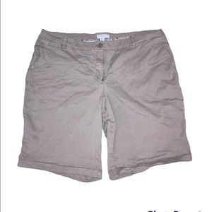 Women khaki shorts size 18W